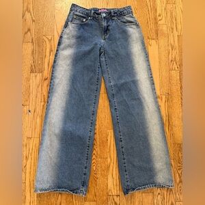 Edikted Women’s/teen Relaxed Light Blue Jeans